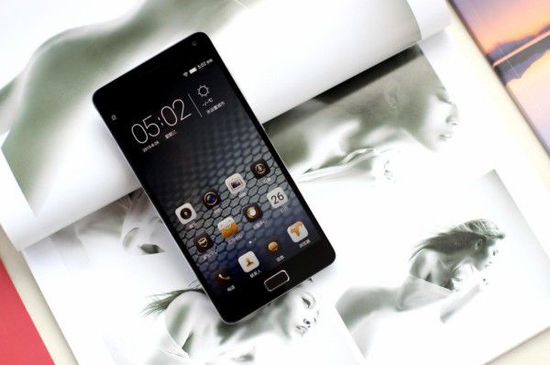 聯(lián)想P1評(píng)測 指紋解鎖超長時(shí)間續(xù)航