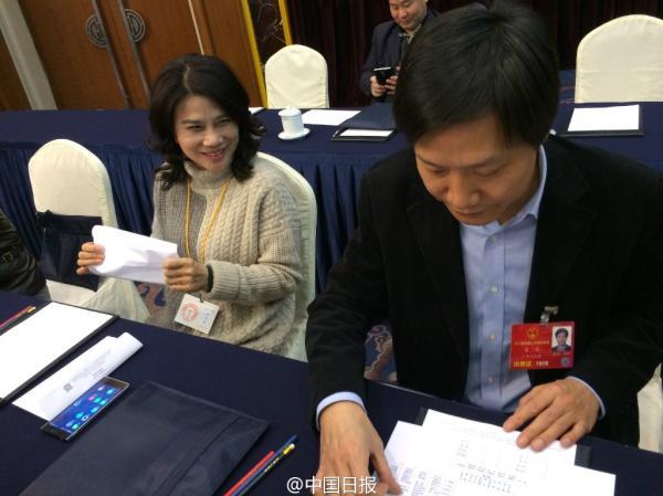 全國&ldquo;兩會(huì)&rdquo;雷軍董明珠又被安排坐一起