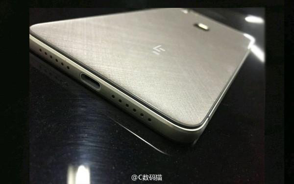 樂(lè)視官方爆料：超級(jí)手機(jī)2代將重新定義未來(lái)