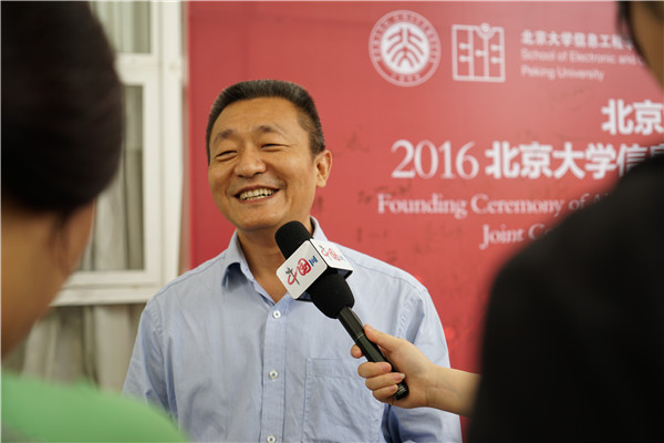 采訪院友會(huì)會(huì)長王新安教授 