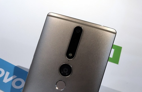聯(lián)想Phab2pro后置三顆1600萬(wàn)像素?cái)z像頭
