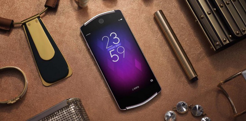 我在美圖手機的發(fā)布會走了一圈，發(fā)現(xiàn)網(wǎng)紅臉都只是屏幕中的幻象