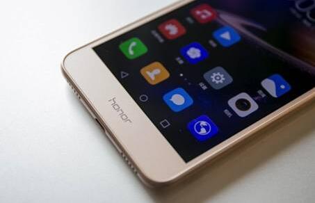 800萬前置攝像頭 榮耀暢玩5A預(yù)約量達(dá)1179萬