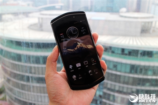 9999元起！國(guó)產(chǎn)E人E本新機(jī)鈦金手機(jī)8848 M3今日發(fā)布