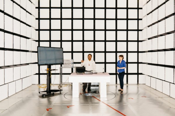 Moto Z幕后故事:聯(lián)想很瘋狂 用搭積木的方式造手機