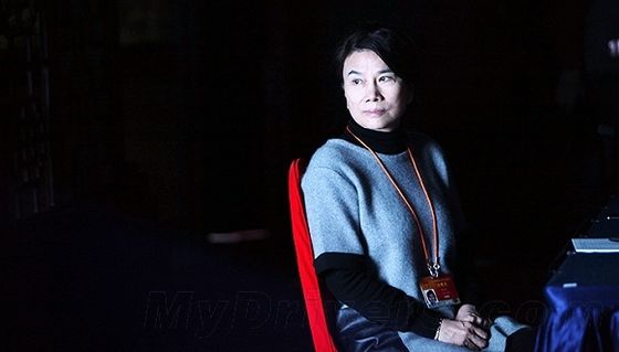 董明珠摔手機(jī)，摔不出格力手機(jī)的未來(lái)