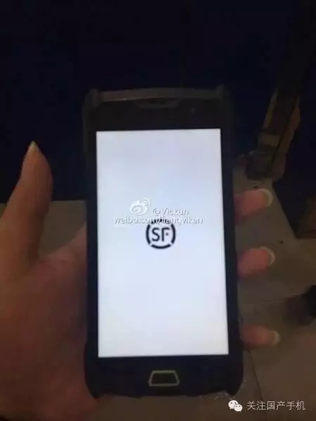 順豐也出手機了!超厚耐摔可當板磚使
