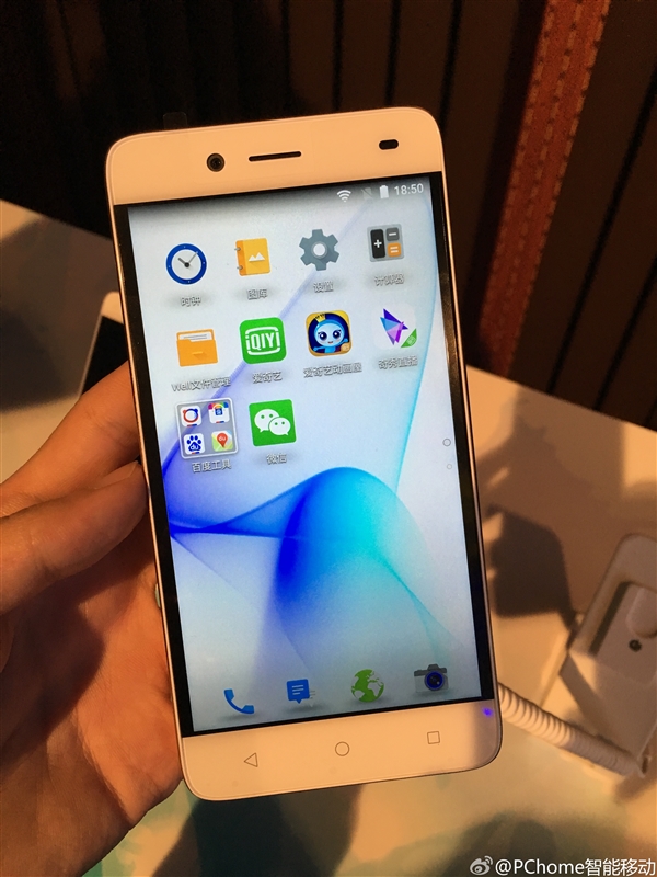 夏普手機回歸之作：國內(nèi)發(fā)布1499元手機A1/C1