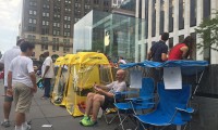 iPhone7賣瘋了！德國“果粉”提前5天扎帳篷排隊(duì)