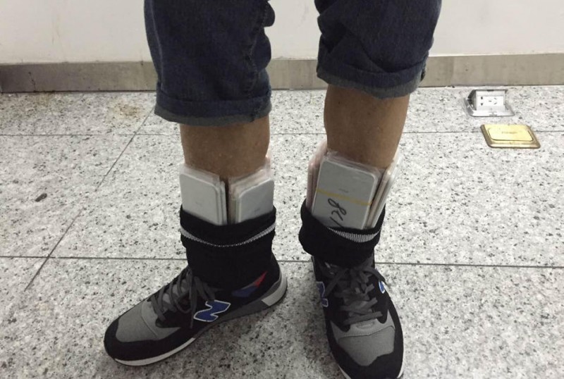 iPhone7首發(fā)日當(dāng)天深圳查獲400余臺(tái) 案值超過(guò)300萬(wàn)元