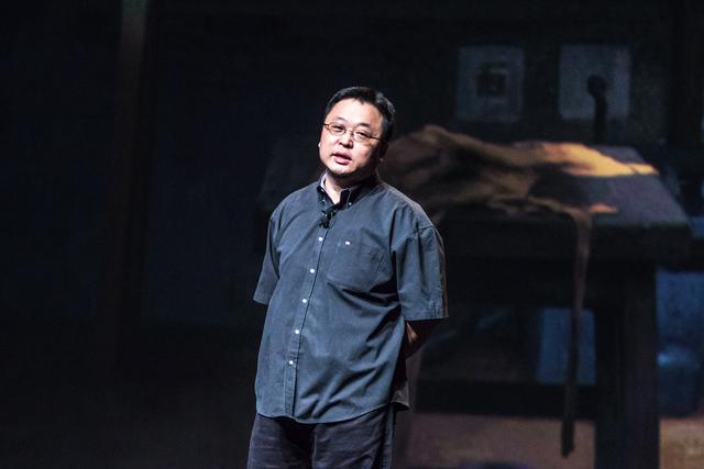 錘子科技一年半虧掉6億 羅永浩的情懷如何敗給現(xiàn)實?