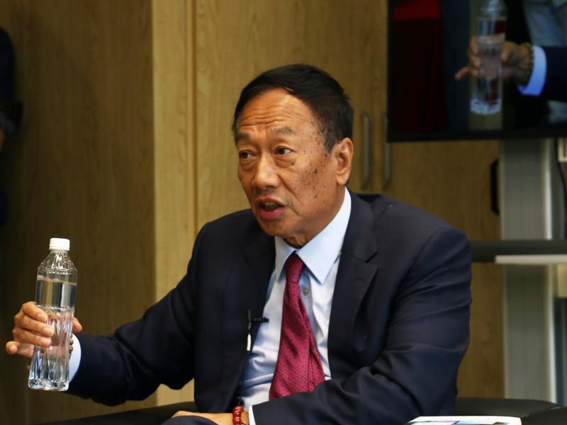 對話郭臺銘：66歲的&ldquo;推銷員&rdquo;，能否拯救夏普，又能否拯救富士康？