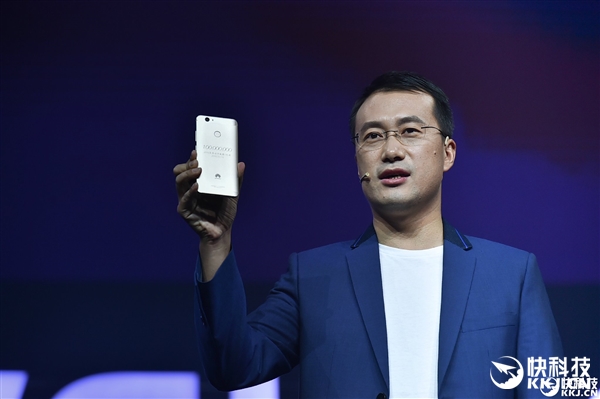 銷量收入暴增！2016華為第1億臺手機下線背后：中國第一