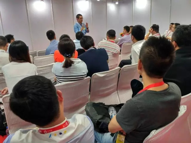 [合力泰獨(dú)家冠名]印度手機(jī)節(jié)第二天:手機(jī)報(bào)接受國內(nèi)外媒體采訪