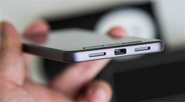 國產(chǎn)手機(jī)2017大戰(zhàn):這些技術(shù)突破會(huì)撬動(dòng)行業(yè)格局