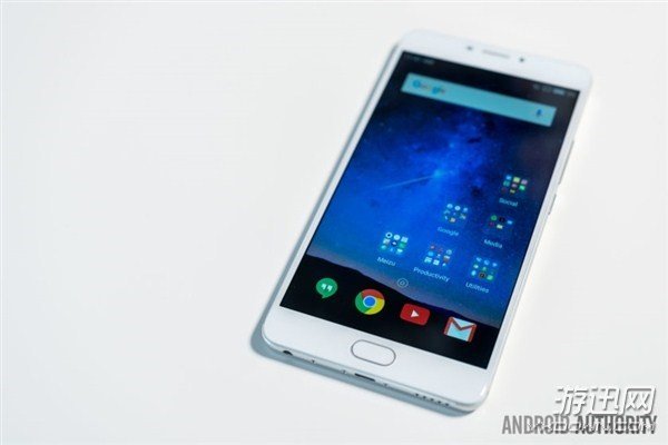 國產(chǎn)手機(jī)性價(jià)比超高，老外：中國制造優(yōu)勢&ldquo;吊打&rdquo;全球