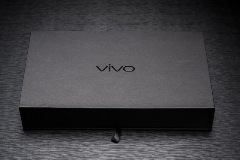 萬眾期待的旗艦終于來了:Xplay6 磨砂黑邀請函曝光