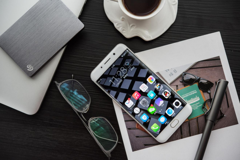 萬眾期待的旗艦終于來了:Xplay6 磨砂黑邀請函曝光