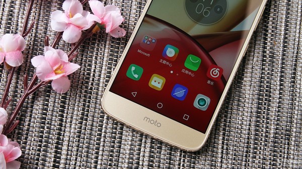 聯(lián)想Moto M全球銷量超300萬臺(tái)：中國區(qū)貢獻(xiàn)不小