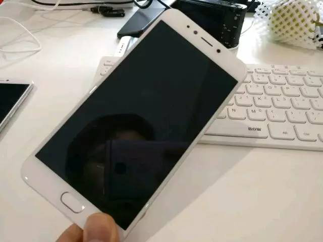 魅藍新機諜照首次曝光