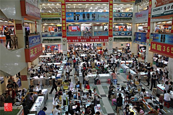 華強北商戶轉型:二手手機出口生意越來越興盛