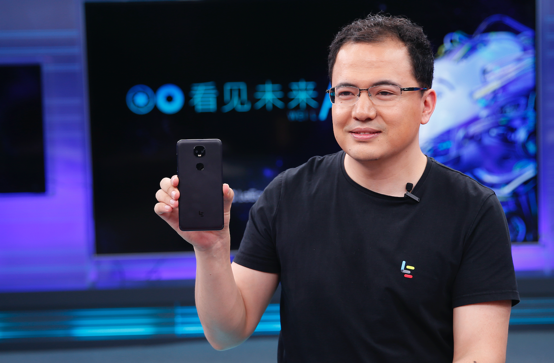 全球首創(chuàng)“自學(xué)習(xí)”AI生態(tài)系統(tǒng) 樂Pro3雙攝AI版震撼發(fā)布