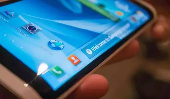 蘋果新iPhone背鍋？全世界OLED手機(jī)屏幕將短缺