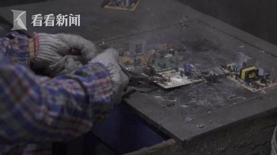 從舊手機中提煉黃金 每年數(shù)噸