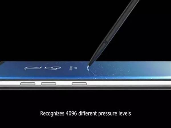 全視曲面屏只是標(biāo)配 三星Note8真機(jī)就長這樣