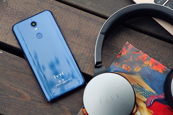 ivvi與電信達(dá)成戰(zhàn)略合作 首款裸眼3D全網(wǎng)通手機(jī)今日線下首發(fā)