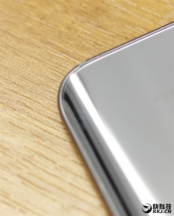 榮耀9大曝光：玻璃機(jī)身+金屬中框