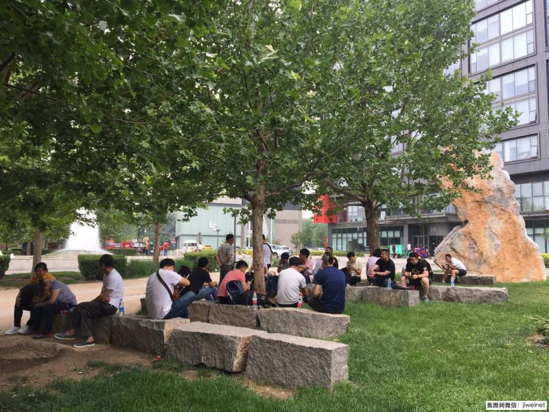 50余家供應(yīng)商在樂視樓下討債 手機業(yè)務(wù)休克了欠款怎么辦