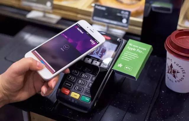 “蘋果稅”來了 蘋果正式規(guī)定打賞一律抽成30%