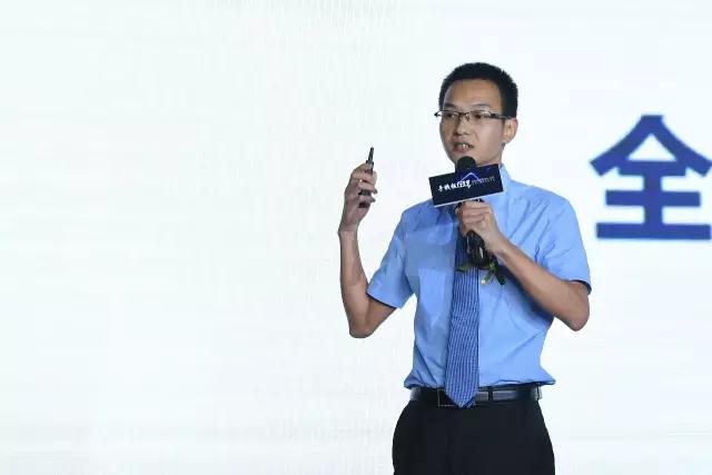 GKG：全面屏超窄邊框精密點(diǎn)膠解決方案