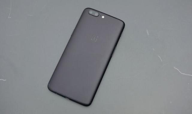 一加手機(jī)在美國(guó)攤上事了！一撥911就自動(dòng)重啟