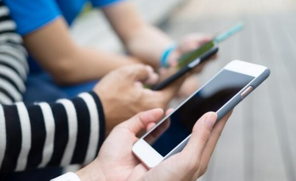 中國手機(jī)市場上半年萎縮 二三線廠們還能撐多久？