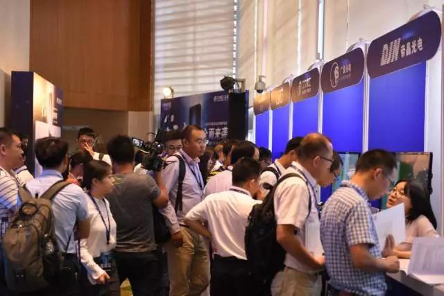 第二季&ldquo;全面屏&rdquo;全面來襲高峰論壇落幕：產(chǎn)業(yè)鏈崛起的六大精彩看點(diǎn)