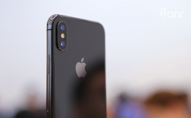 蘋果準備的 300 萬臺 iPhone X，可能一天就被搶光了