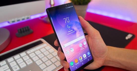 OLED屏手機(jī)時(shí)代才剛剛開啟 可折疊和可彎曲設(shè)計(jì)是未來