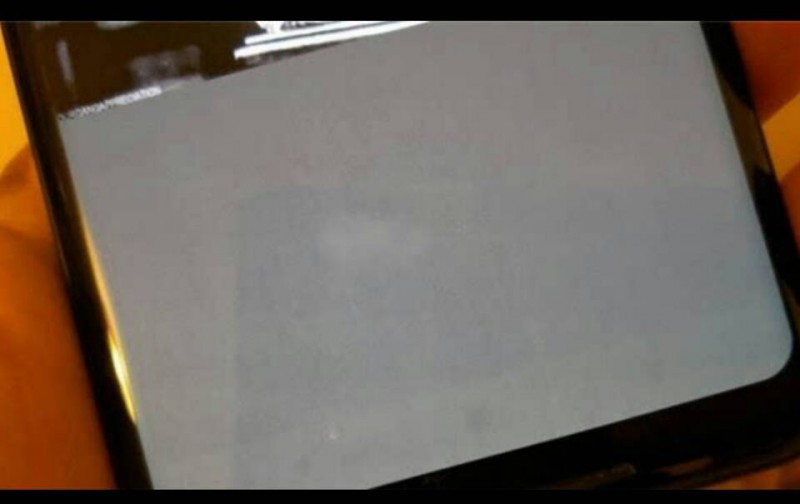 谷歌Pixel 2XL攤上事了：泛藍(lán)、燒屏加黑斑