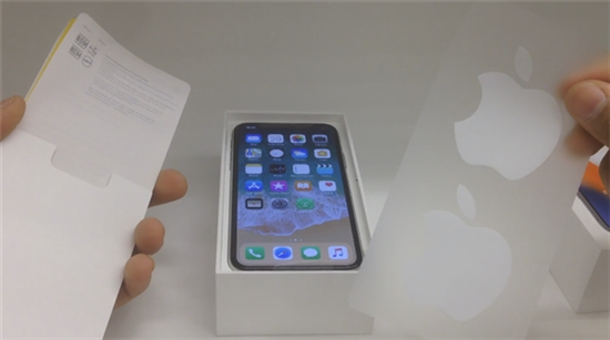 全球首個iPhone X用戶開箱來了：開機被驚到 越用越愛！