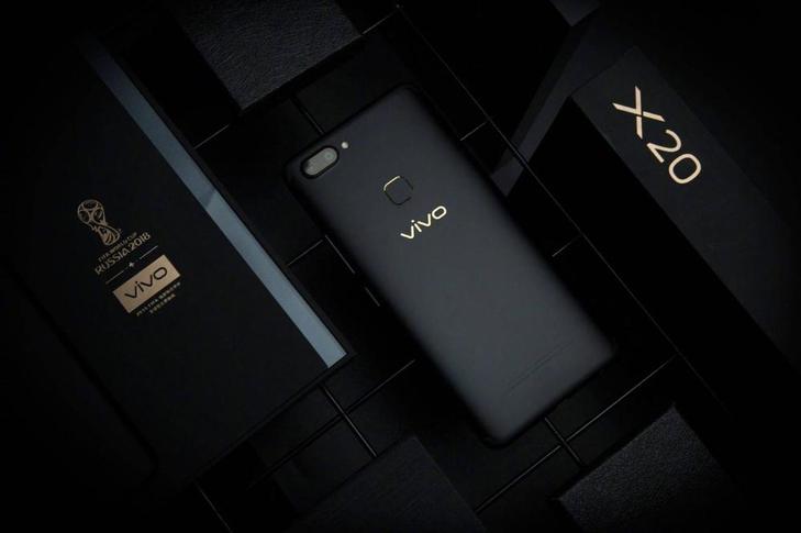 再獲殊榮 vivo X20全面屏獲“年度最佳拍照手機(jī)獎(jiǎng)”