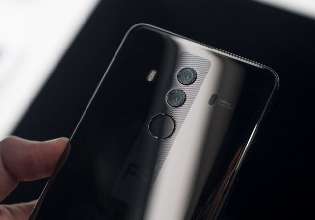 華為手機(jī)獲高溢價(jià) Mate10保時(shí)捷版被炒至3萬(wàn)是何邏輯？