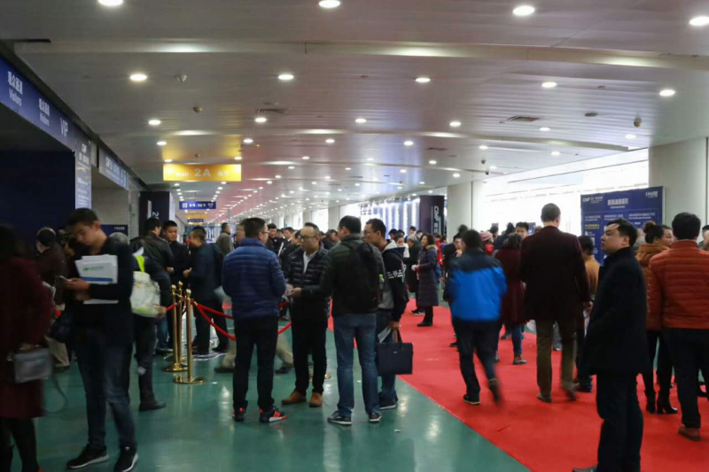 最強手機領(lǐng)袖陣容 沈煒/劉立榮/倪飛等齊亮相&ldquo;2017重慶國際手機展&rdquo;