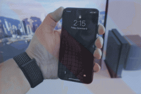 刷臉解鎖PK！萬元iPhone X竟沒國產機速度快