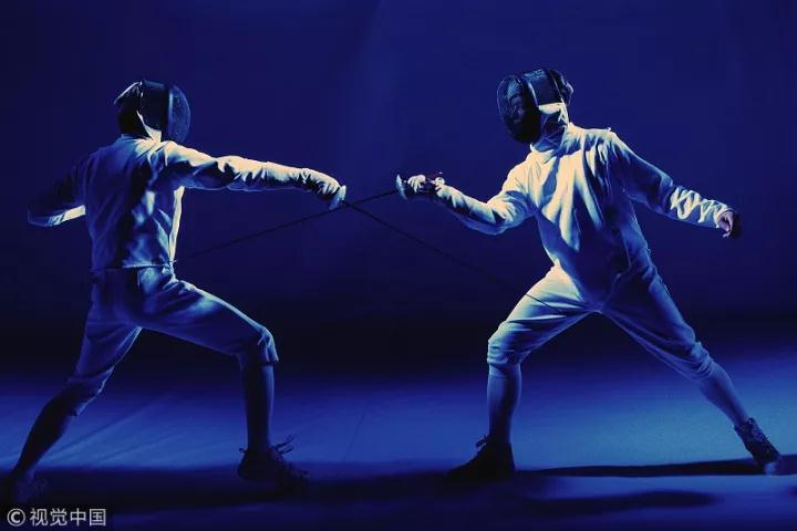 智能手機下半場迎來淘汰賽：有的拼供應鏈，有的打起了 AI 的主意