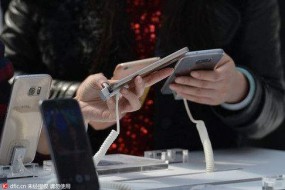 手機(jī)市場連續(xù)11個(gè)月出貨量暴跌 產(chǎn)業(yè)開啟兇殘洗牌供應(yīng)鏈炒貨加劇