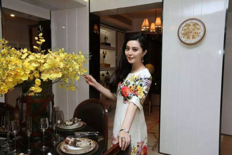 香港&ldquo;殖民地思維&rdquo;令李嘉誠慘失2000億，出路何在？