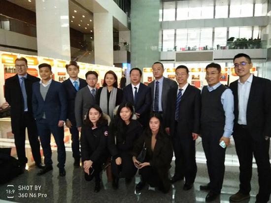 360上市方案過關(guān)？周鴻祎走出證監(jiān)會(huì)&ldquo;感謝團(tuán)隊(duì)&rdquo;