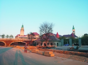 華為東莞拿地分房留人才深圳制造業(yè)外遷現(xiàn)空心化隱憂